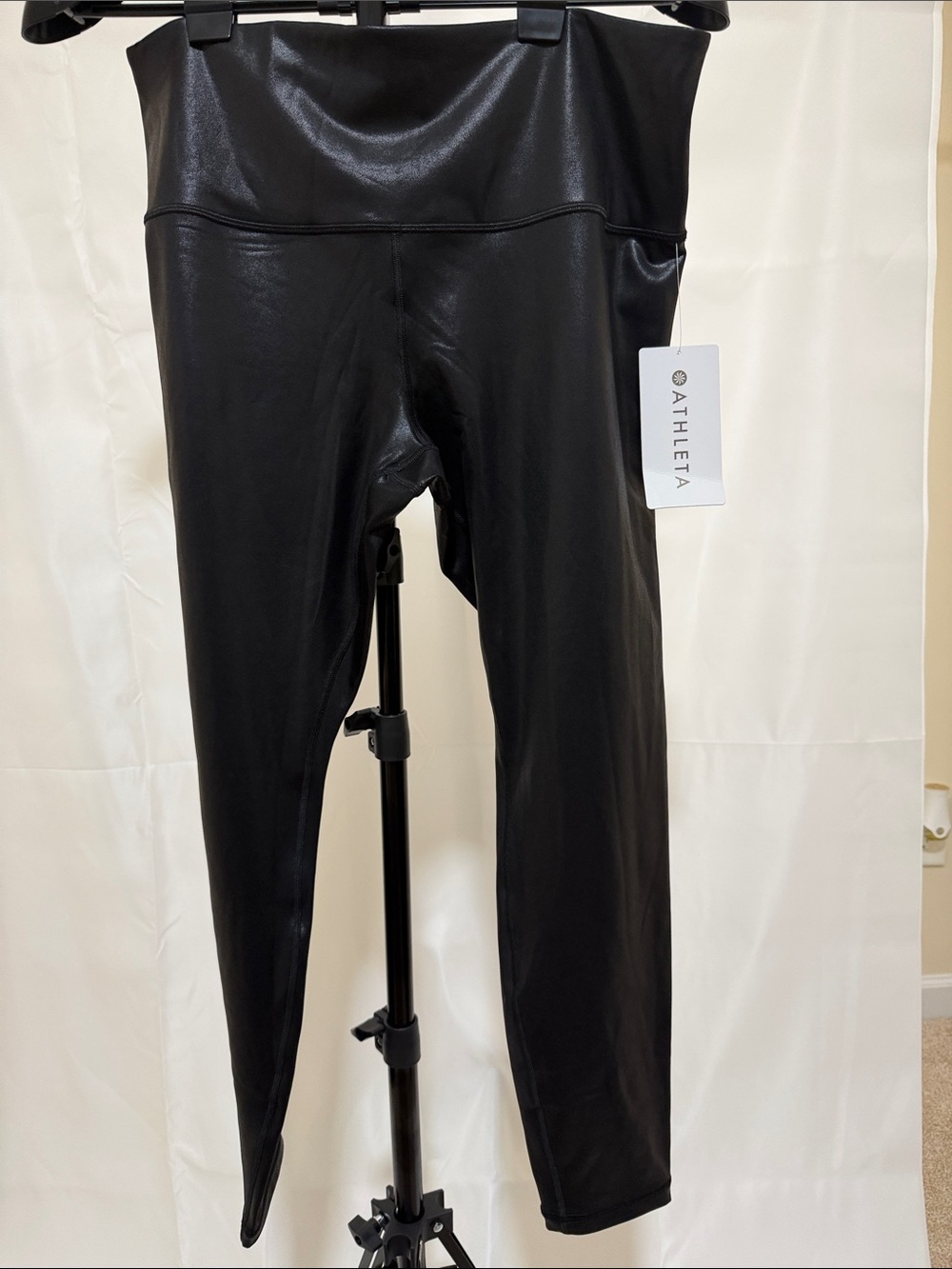 NWT Athleta Black Foil Shine 7/8 Tight